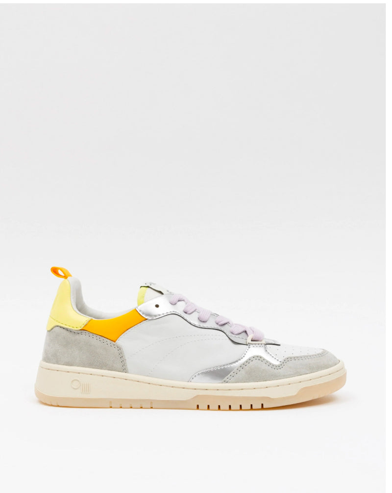 ON Spring Phoenix Sneaker