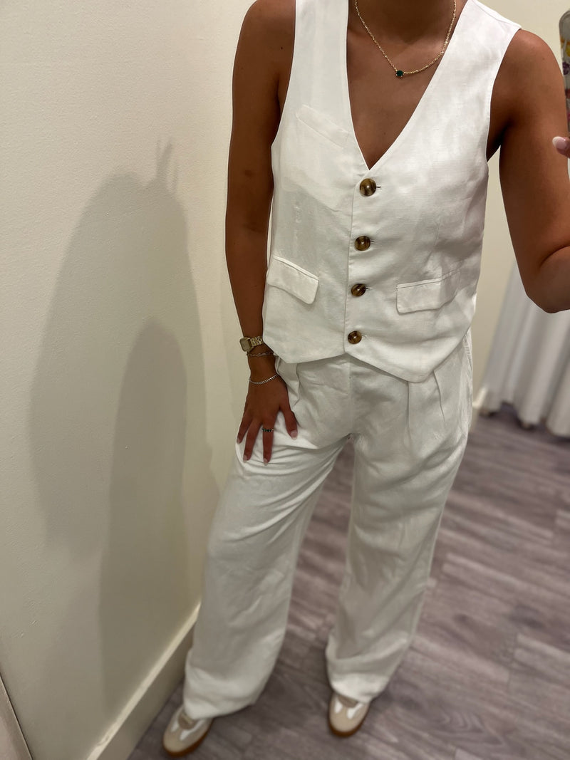 SA0091 White Vest