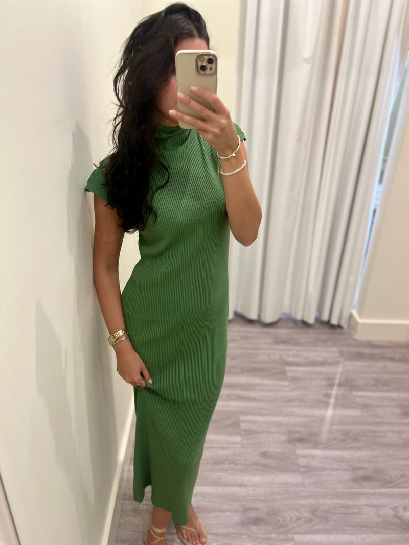 DE9227 green knit midi turtle neck